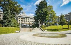 PRIESSNITZOVY LÉČEBNÉ LÁZNĚ - LÁZEŇSKÝ HOTEL BEZRUČ ***