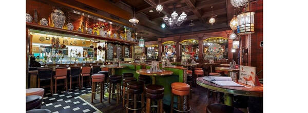 DUTCH PUB